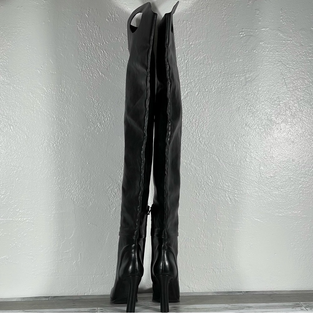 Burberry Black 110 Cutout Thigh-High Leather Boots Size - 10 .US / 40 .EU $2590 - Picture 13 of 15